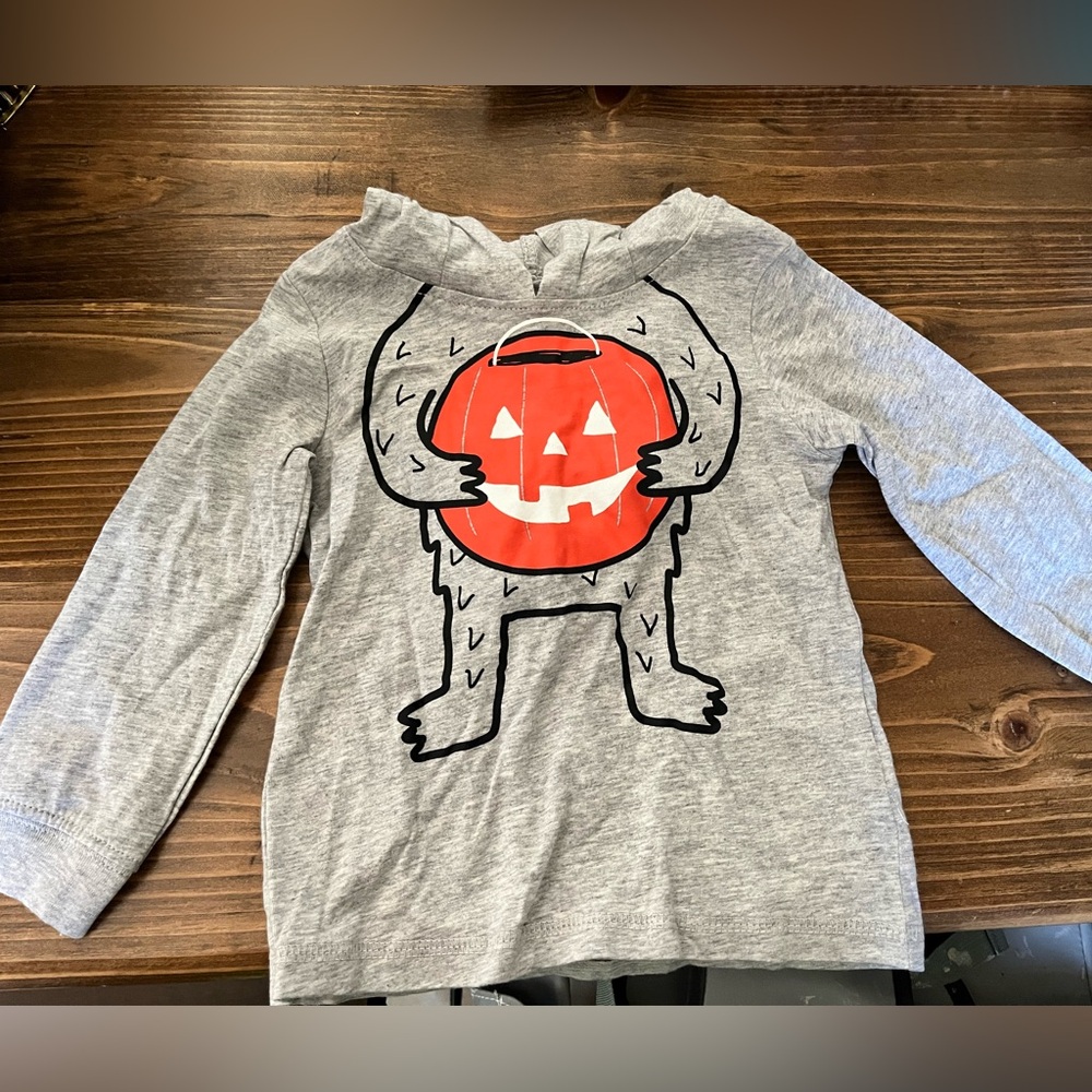 Carter’s 18m Halloween shirt
